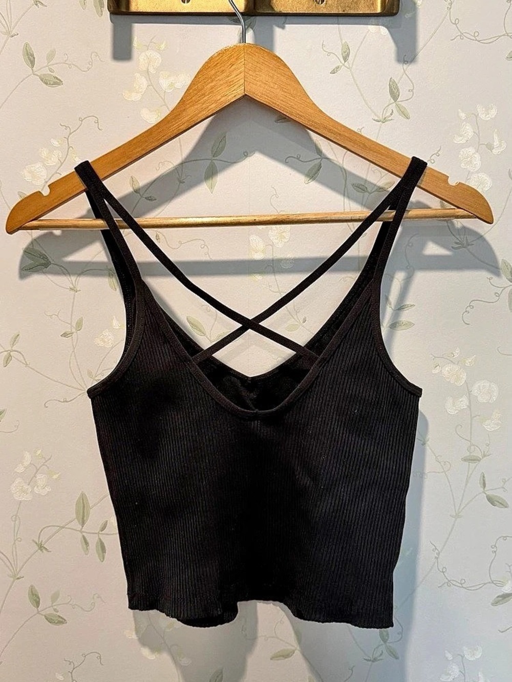 Vuori Rib Crop Tank - Picture 2 of 4